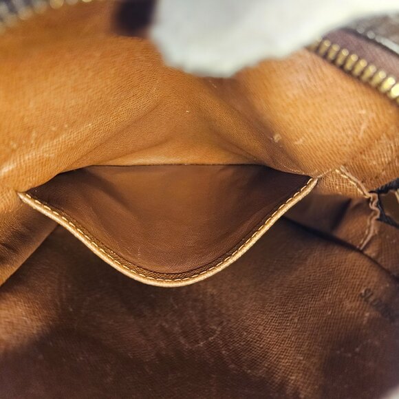 Louis Vuitton Monogram Danube - Picture 10 of 17